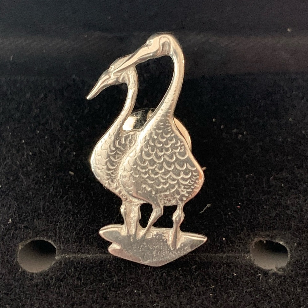 P Buckley moss lapel pin